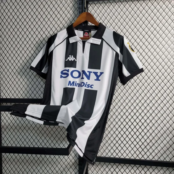 Juventus  1997-98 Home | Retro Jersey