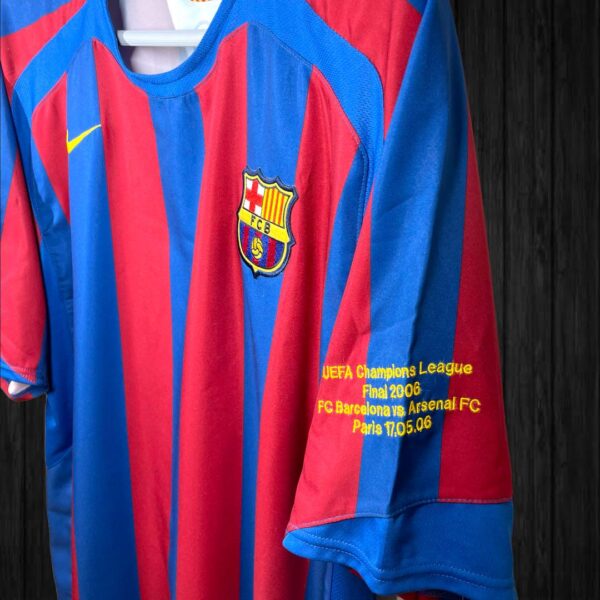 Barcelona 2005-06 Home | Retro Jersey