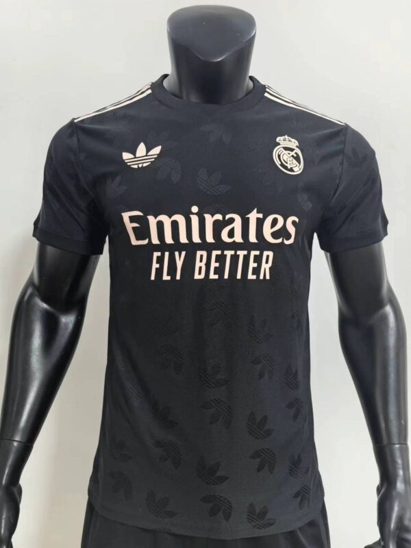 Real Madrid 24-25 Black | Special Player Quality